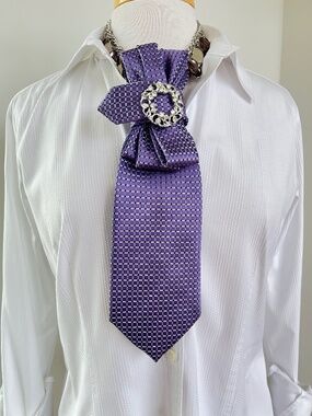 A26🇨🇦_Jeweled Purple Tali' Tie w matching earrings
